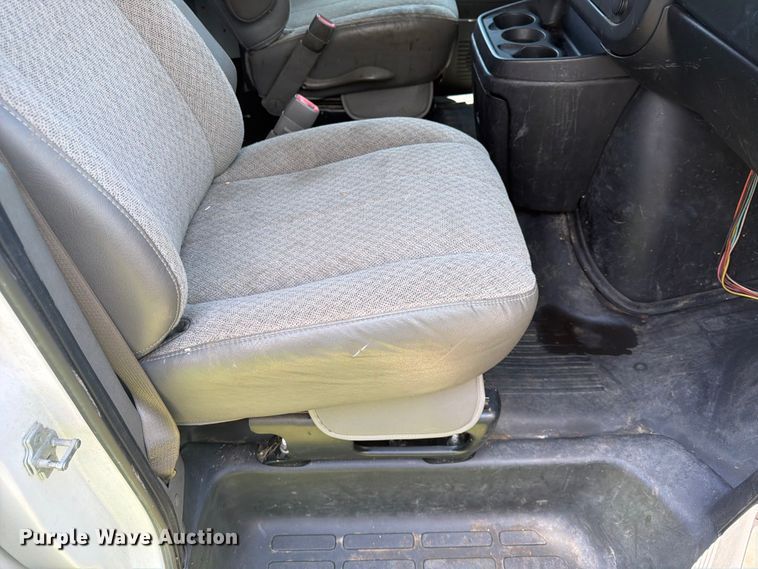 image for item ES6509 2013 Chevrolet Express 2500 van