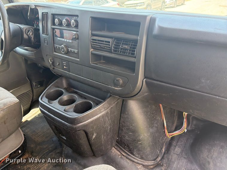 image for item ES6509 2013 Chevrolet Express 2500 van