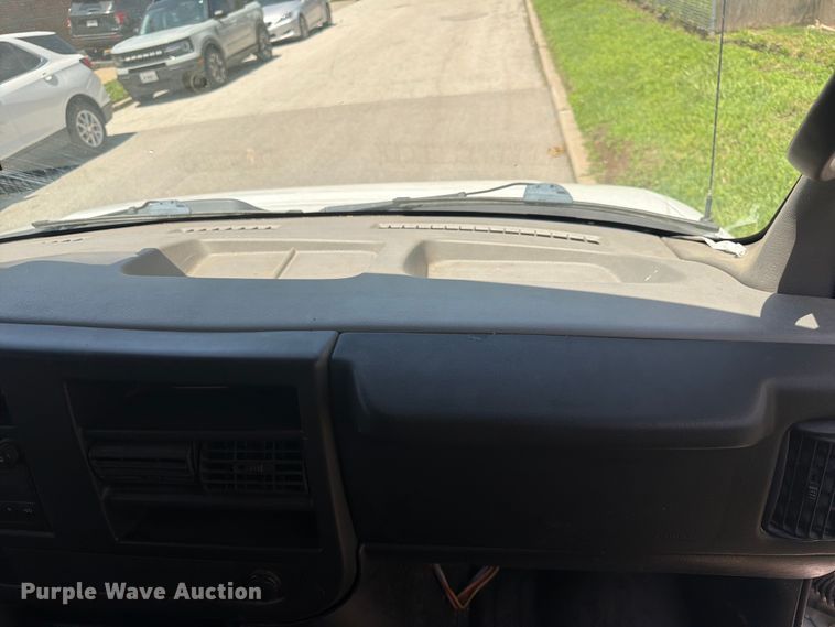 image for item ES6509 2013 Chevrolet Express 2500 van