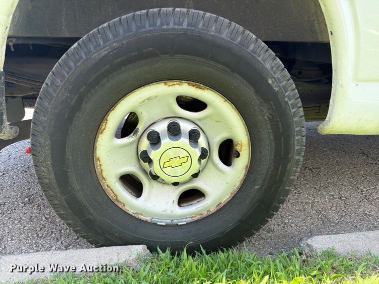 image for item ES6509 2013 Chevrolet Express 2500 van