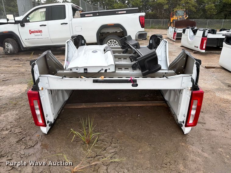 image for item ES6524 Pickup truck bed