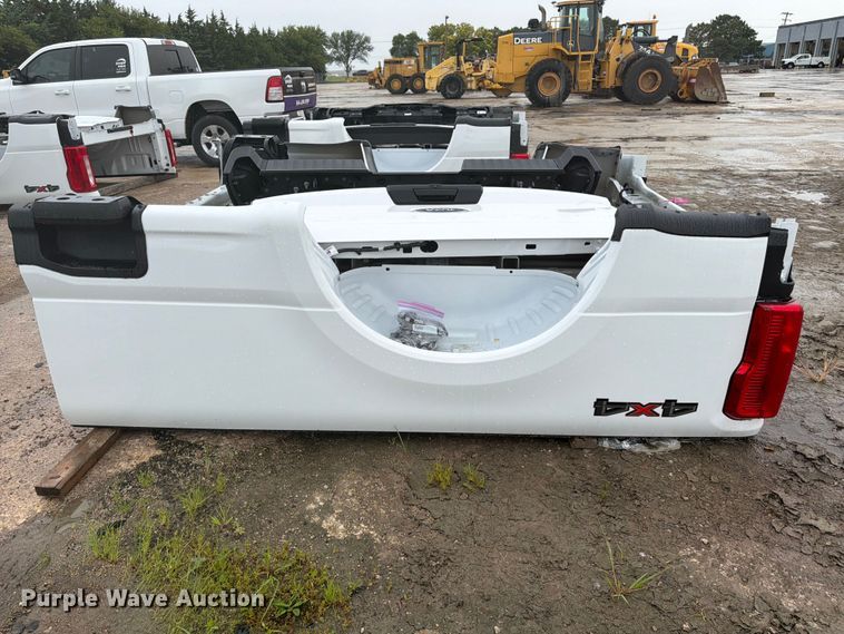 image for item ES6524 Pickup truck bed