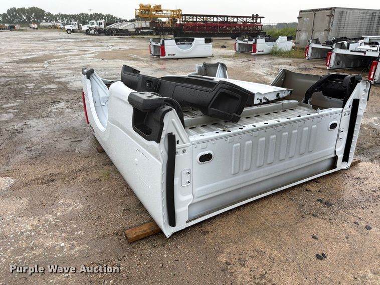 image for item ES6524 Pickup truck bed