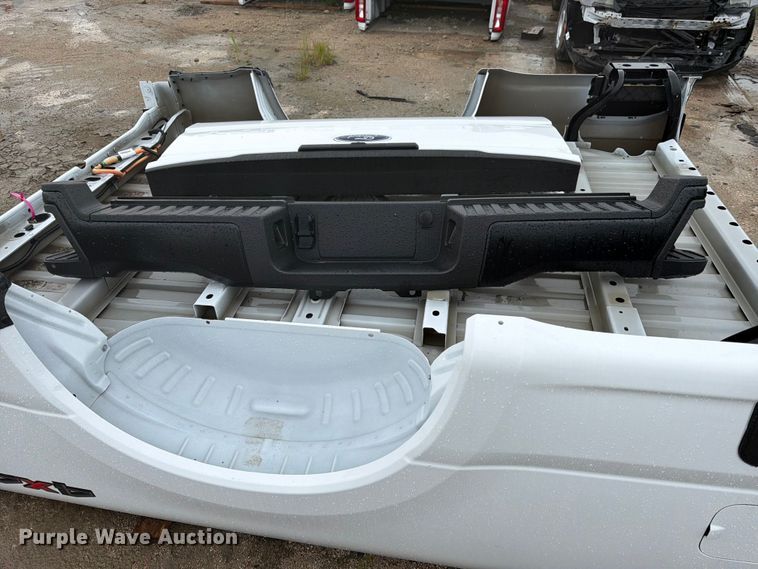 image for item ES6524 Pickup truck bed