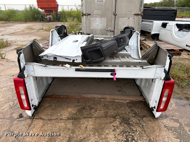 image for item ES6525 Pickup truck bed