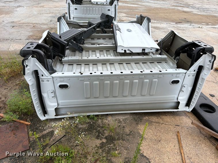 image for item ES6525 Pickup truck bed