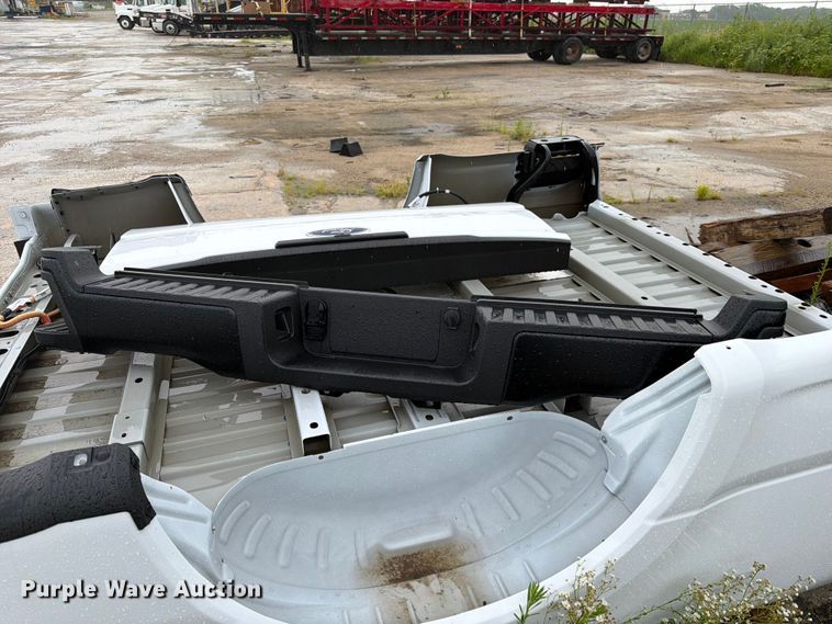 image for item ES6525 Pickup truck bed