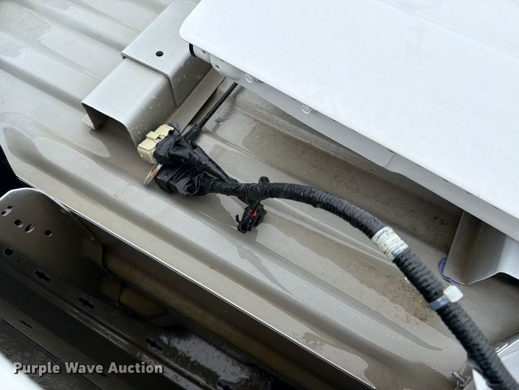 image for item ES6525 Pickup truck bed