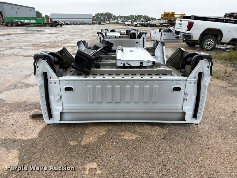 image for item ES6527 Pickup truck bed