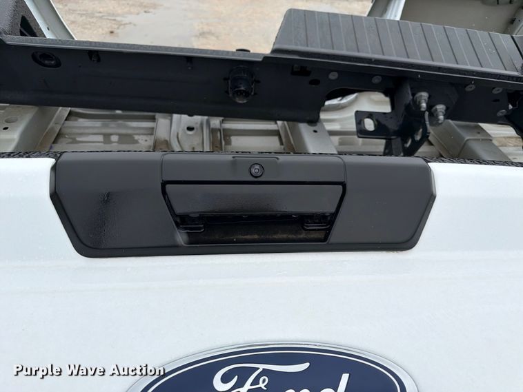 image for item ES6527 Pickup truck bed