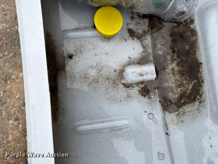 image for item ES6527 Pickup truck bed