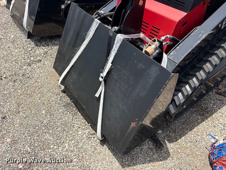 image for item ET0171 2024 Erie SCL850 compact utility loader