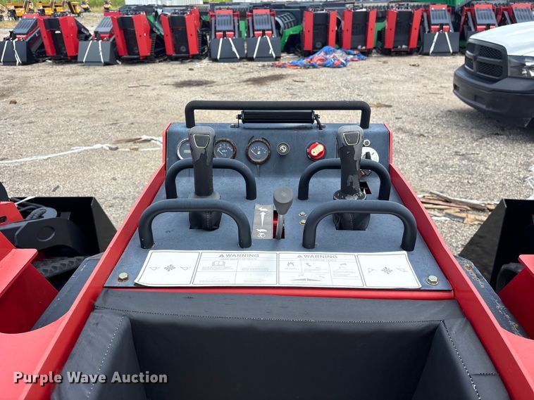 image for item ET0171 2024 Erie SCL850 compact utility loader