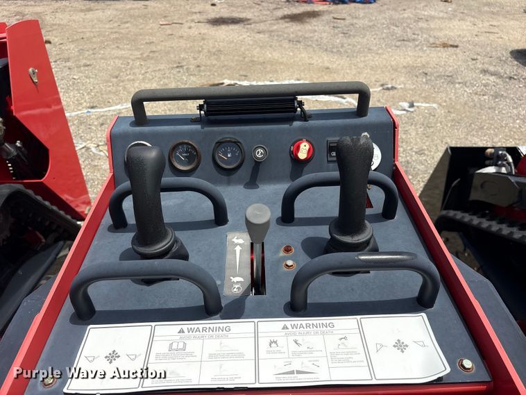 image for item ET0172 Erie SCL850 compact utility loader
