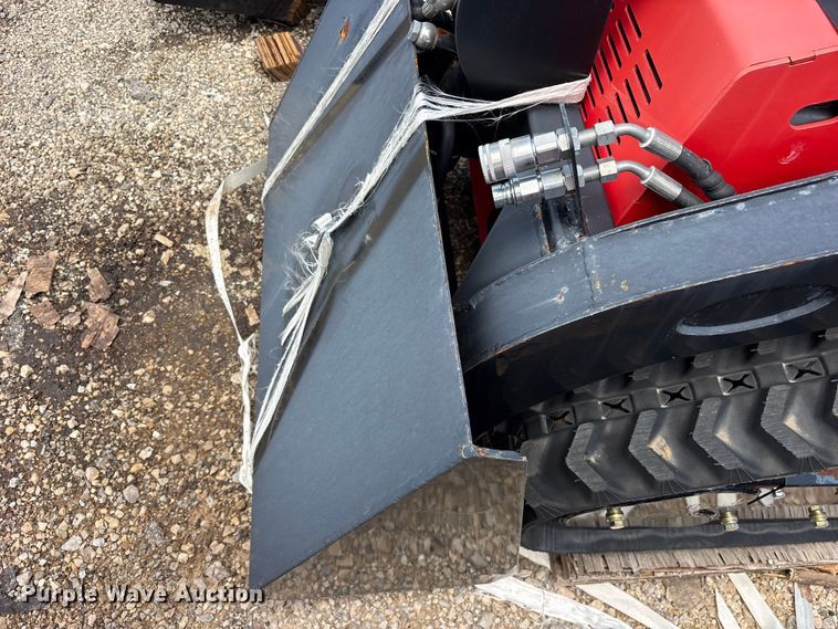 image for item ET0173 2024 Erie SCL850 compact utility loader