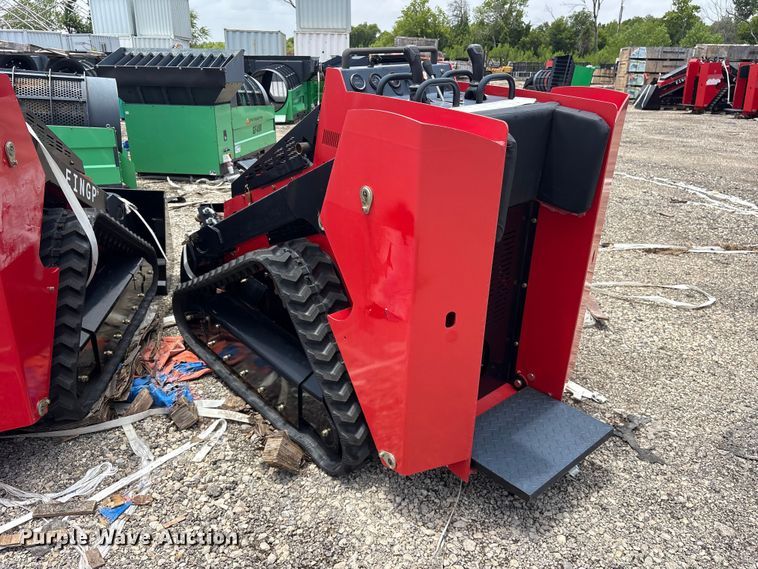 image for item ET0175 2024 Erie SCL850 compact utility loader