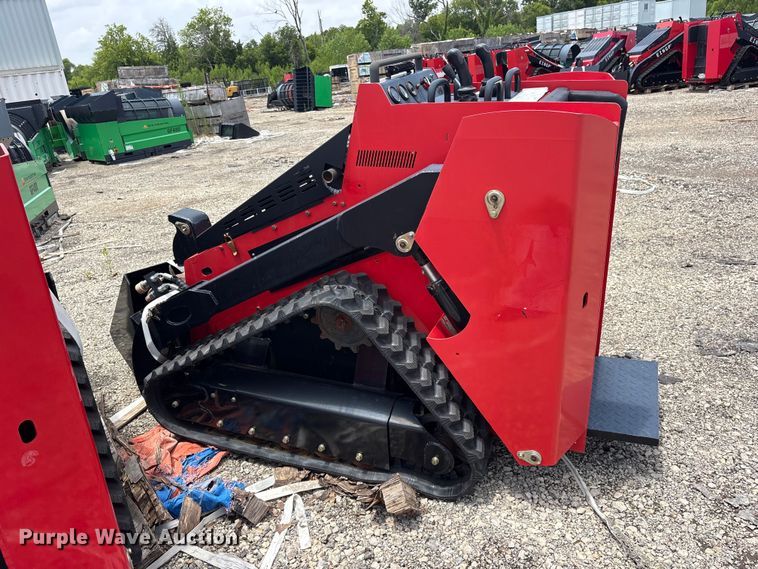 image for item ET0175 2024 Erie SCL850 compact utility loader