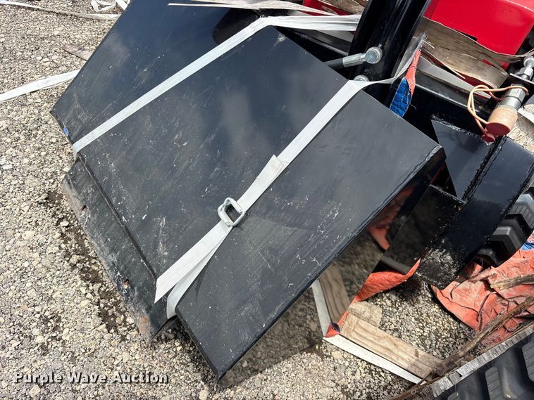 image for item ET0175 2024 Erie SCL850 compact utility loader
