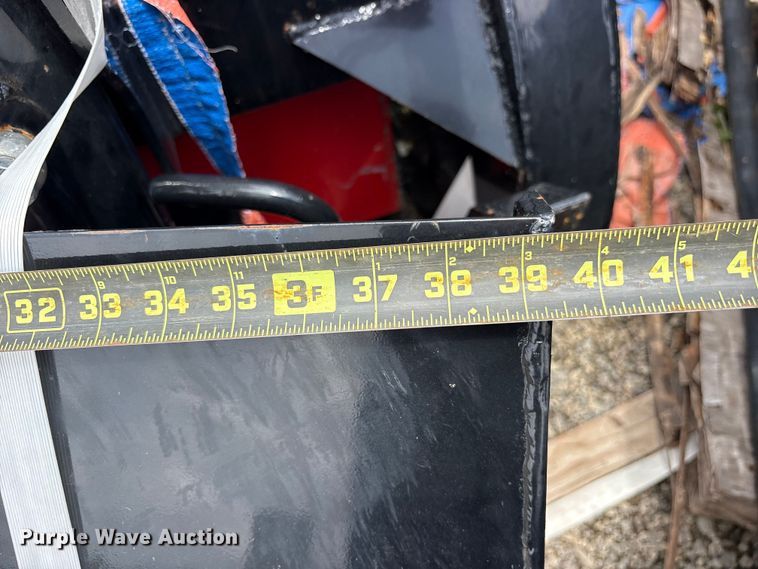 image for item ET0175 2024 Erie SCL850 compact utility loader