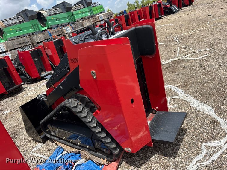 image for item ET0176 2024 Erie SCL850 compact utility loader