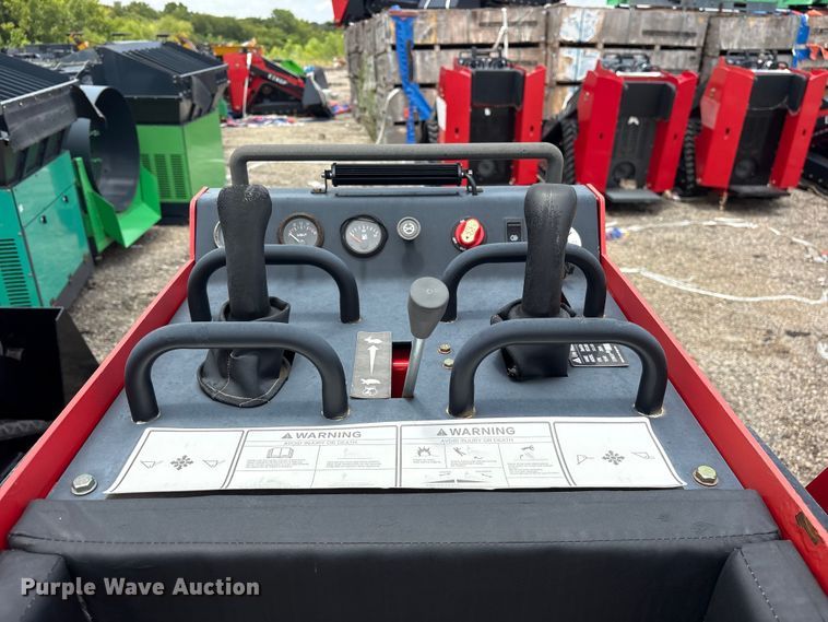 image for item ET0176 2024 Erie SCL850 compact utility loader