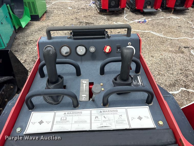 image for item ET0176 2024 Erie SCL850 compact utility loader