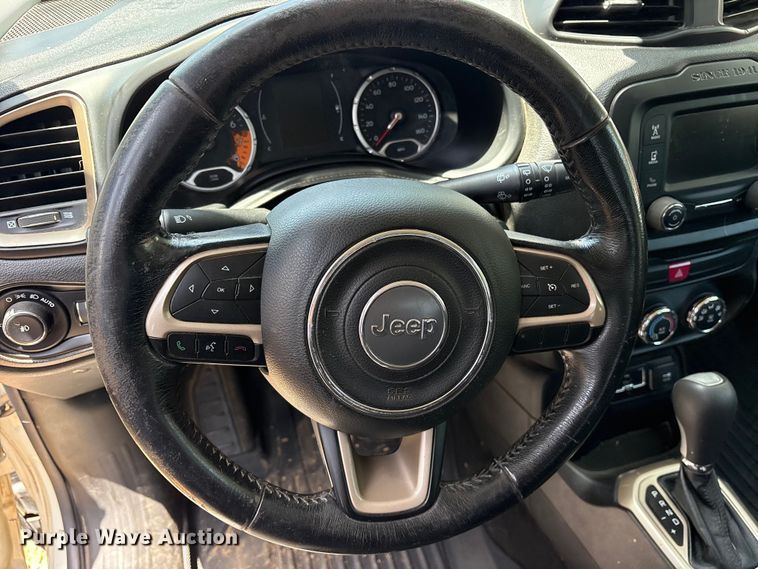 image for item ET0320 2017 Jeep Renegade SUV