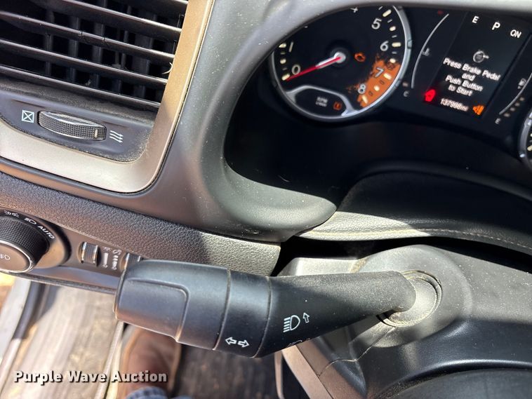 image for item ET0320 2017 Jeep Renegade SUV