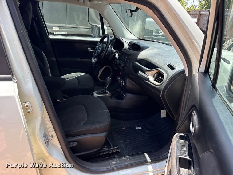 image for item ET0320 2017 Jeep Renegade SUV