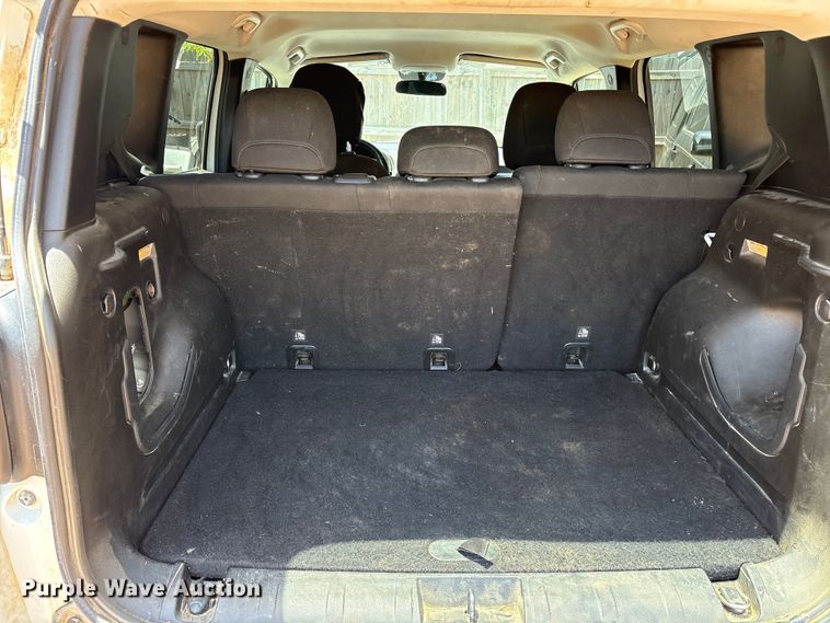image for item ET0320 2017 Jeep Renegade SUV