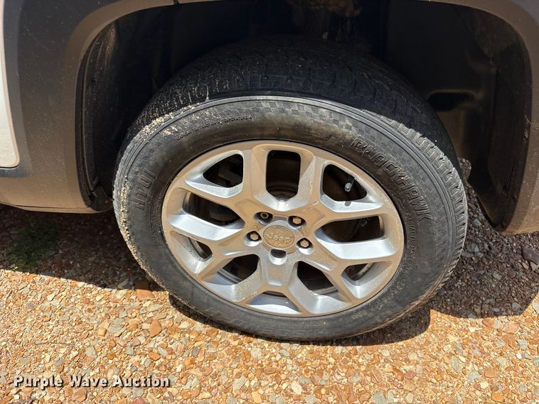 image for item ET0320 2017 Jeep Renegade SUV