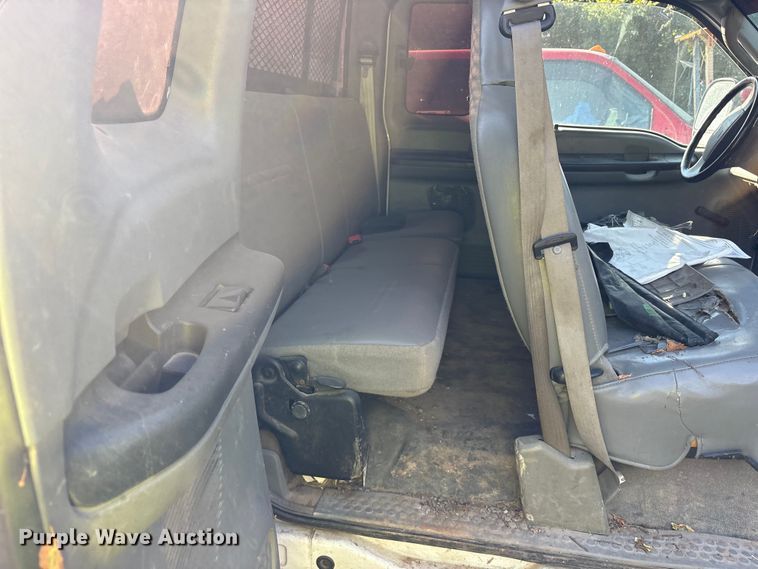 image for item ET0328 2006 Ford F-350 Ext. Cab utility bed pickup truck