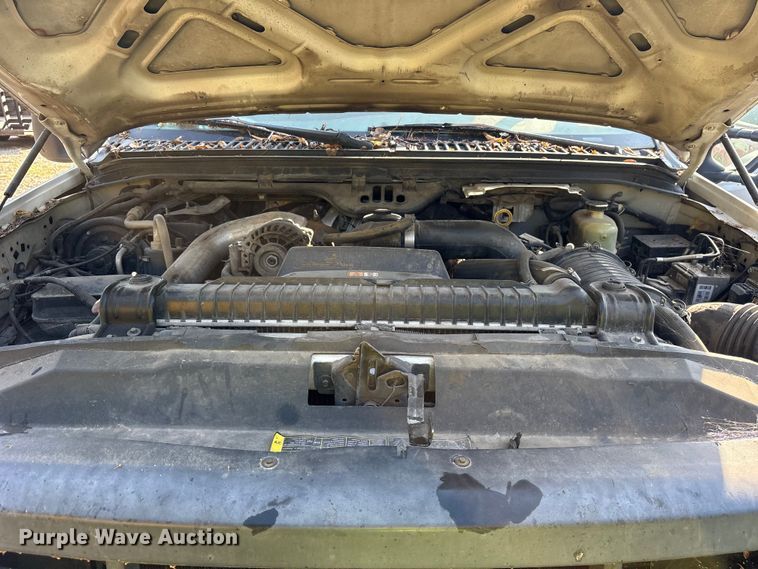 image for item ET0328 2006 Ford F-350 Ext. Cab utility bed pickup truck
