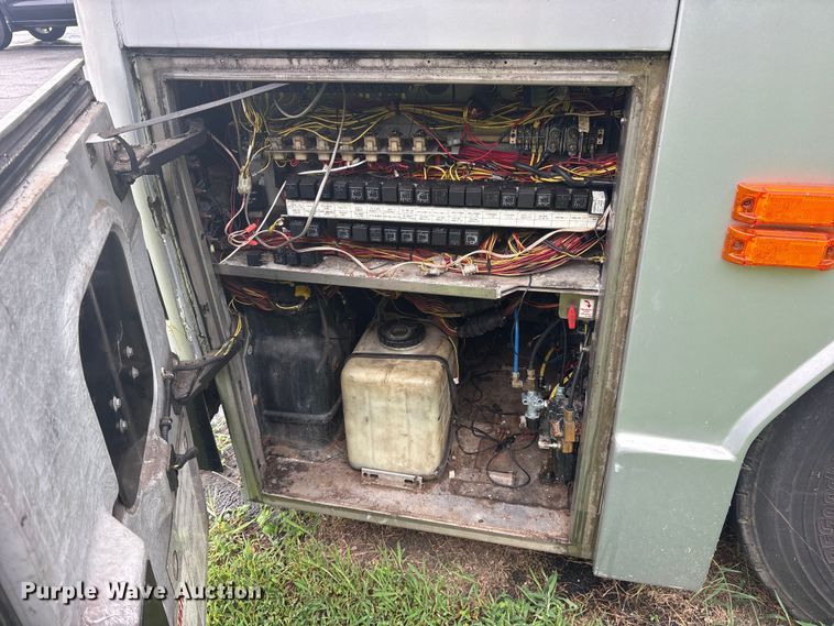 image for item ET0336 1999 Prevost H3 Coach coach bus