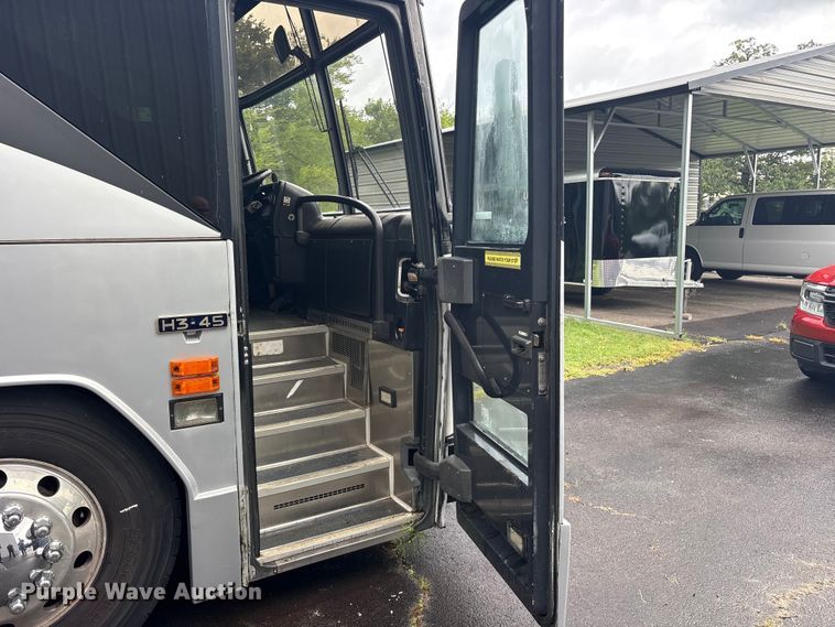 image for item ET0336 1999 Prevost H3 Coach coach bus