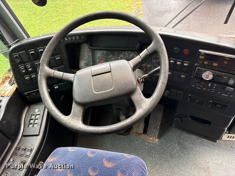 image for item ET0336 1999 Prevost H3 Coach coach bus