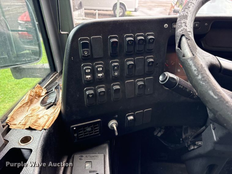 image for item ET0336 1999 Prevost H3 Coach coach bus