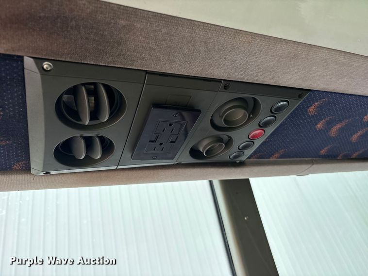 image for item ET0336 1999 Prevost H3 Coach coach bus