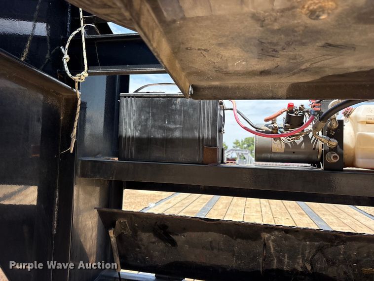 image for item ET0356 2025 Load Trail Low-Pro Gooseneck Hyd Dove equipment trailer