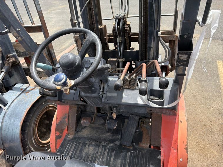 image for item ET0715 Toyota 7FGU25 forklift
