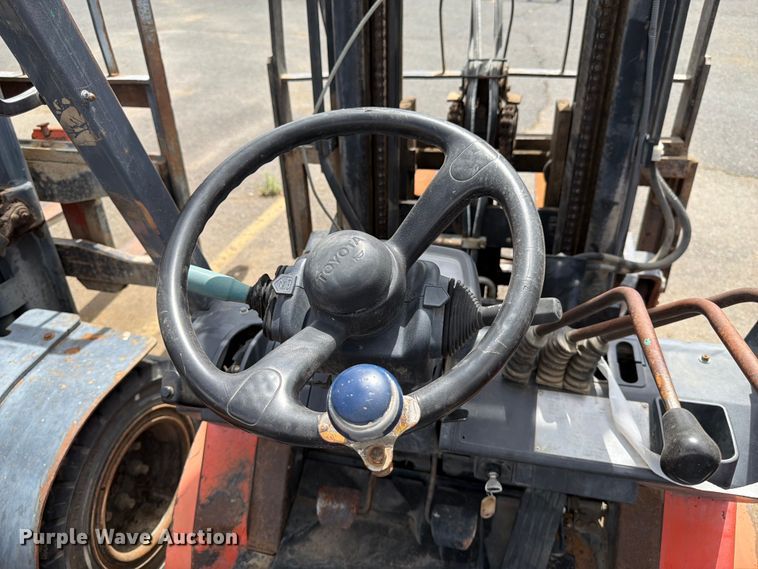image for item ET0715 Toyota 7FGU25 forklift