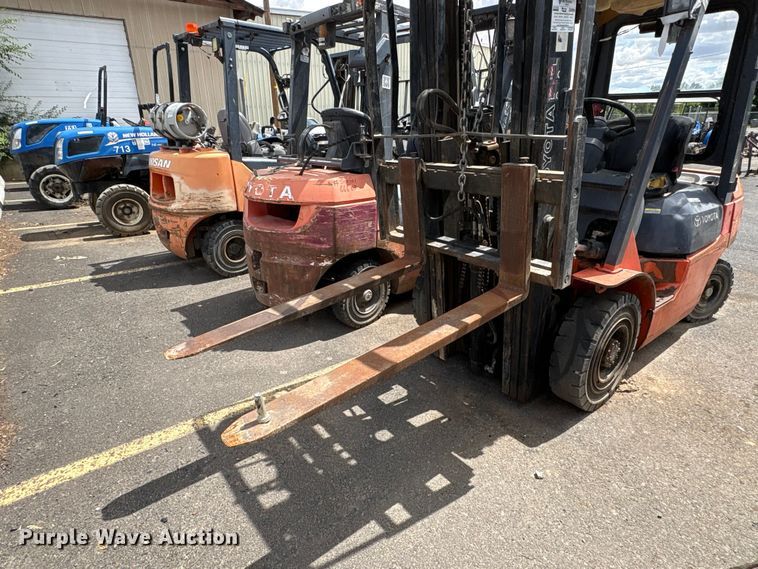 image for item ET0717 2006 Toyota 7FGU25 forklift