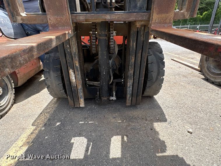 image for item ET0717 2006 Toyota 7FGU25 forklift