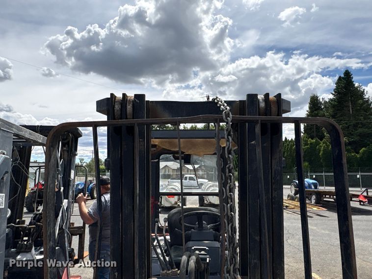 image for item ET0717 2006 Toyota 7FGU25 forklift