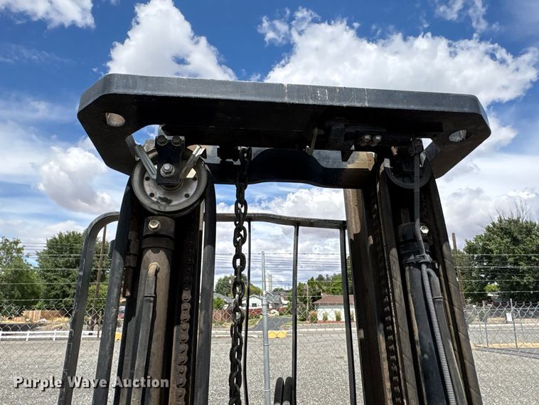 image for item ET0717 2006 Toyota 7FGU25 forklift