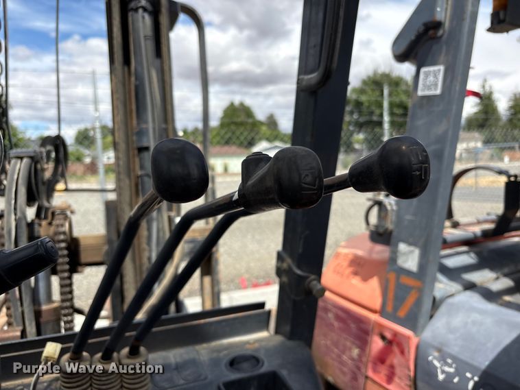 image for item ET0717 2006 Toyota 7FGU25 forklift