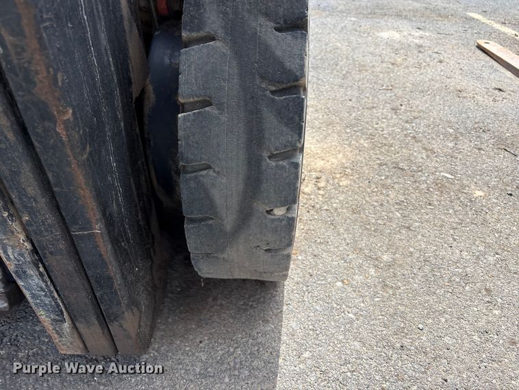 image for item ET0717 2006 Toyota 7FGU25 forklift
