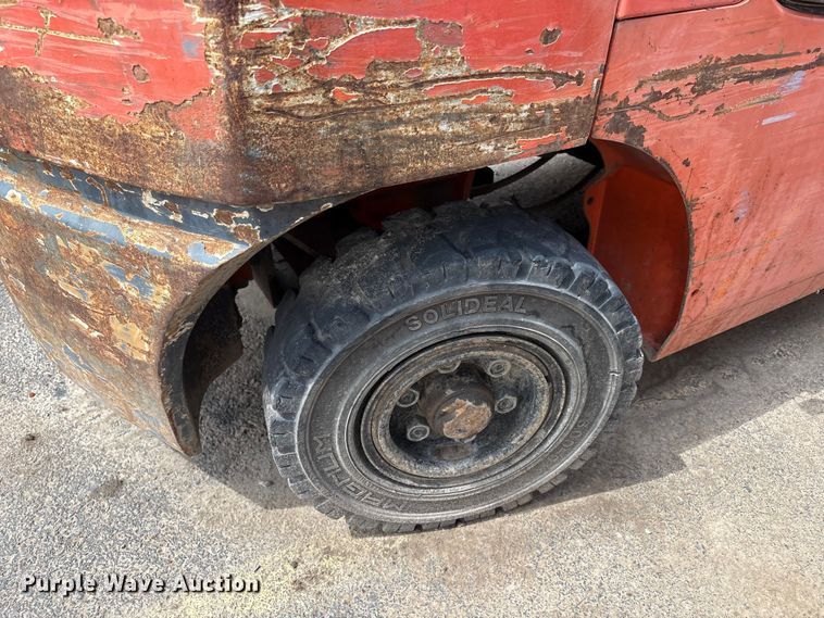 image for item ET0717 2006 Toyota 7FGU25 forklift
