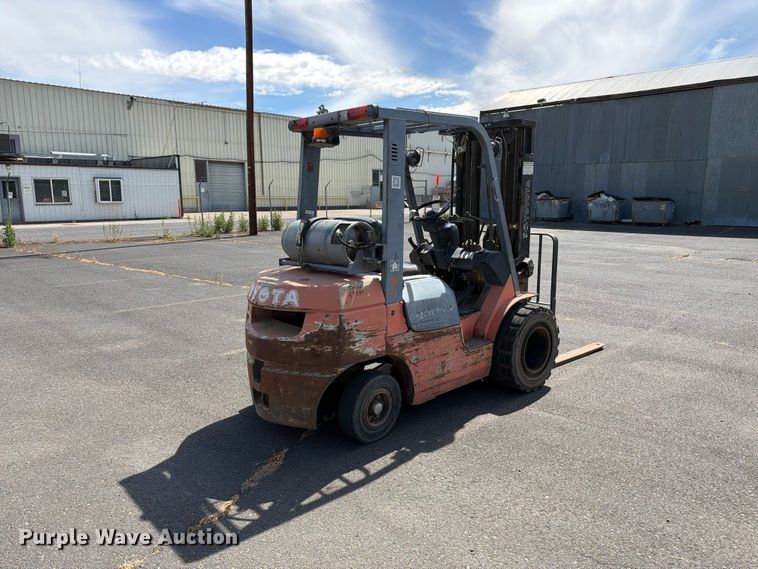 image for item ET0718 Toyota 7FGU25 forklift