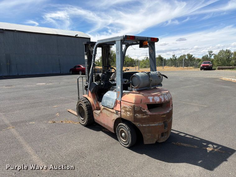 image for item ET0718 Toyota 7FGU25 forklift